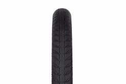 Pneu ECLAT Creature Felix Prangenberg 2’40 -Accessoires Vélo Soldes Eclat Creature tire 05 1536x1024 1