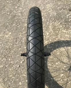 Pneu ECLAT Mugen Rigide 1’95 -Accessoires Vélo Soldes Pneu mugen eclat 195