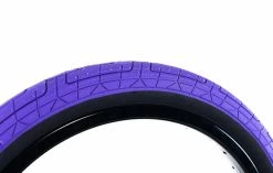 Pneu COLONY Grip Lock 2.35 12 Pneu COLONY Grip Lock 2.35 -Accessoires Vélo Soldes pneu colony grip lock 20x220 purple wall noir