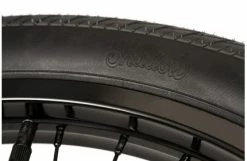 Pneu SHADOW Serpent Feather Weight 2.30 Rigide -Accessoires Vélo Soldes products shadow serpent tire 2