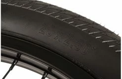 Pneu SHADOW Serpent Feather Weight 2.30 Rigide -Accessoires Vélo Soldes products shadow serpent tire 3